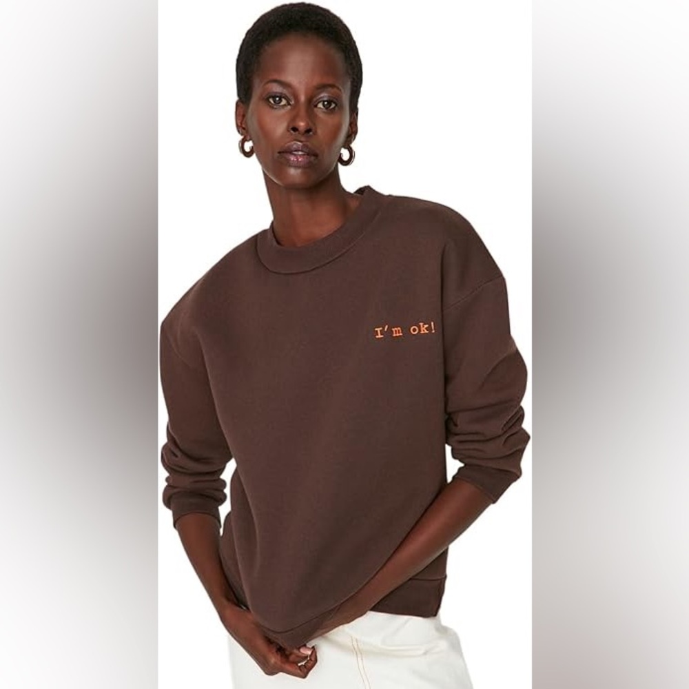 Trendyol Motto Embroidered Sweatshirt